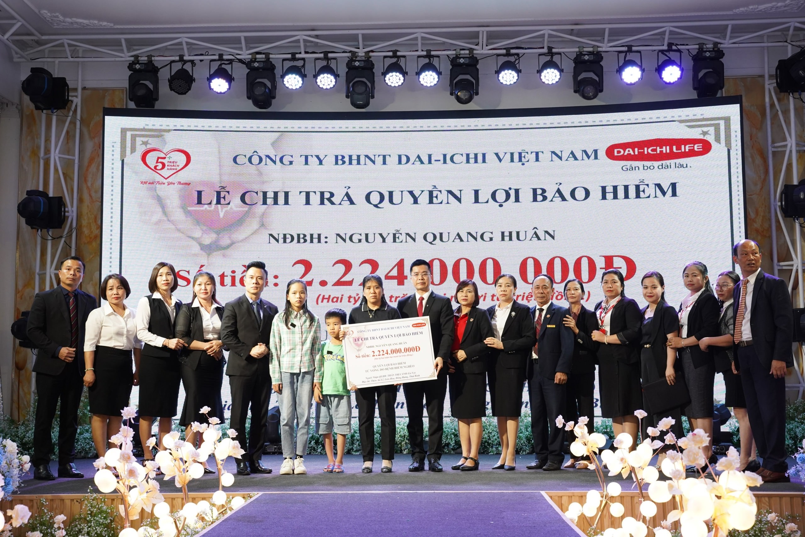 Dai-ichi Life Việt Nam chi trả hơn 2,2 tỷ đồng quyền lợi bảo hiểm cho một khách hàng tại tỉnh Thái Bình...