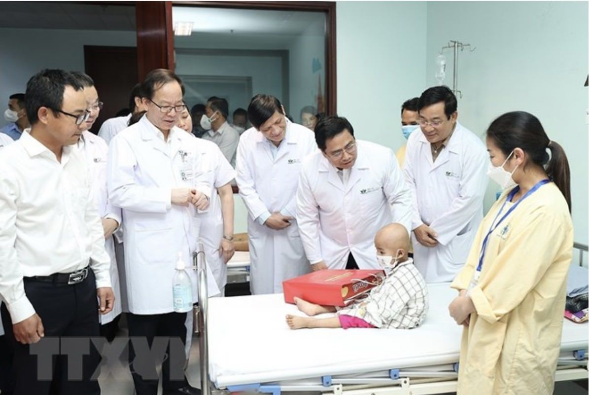 Dai-ichi Life Việt Nam trao tặng 250 triệu đồng hỗ trợ trẻ em khuyết tật, bệnh nhi ung thư và học sinh vùng cao...