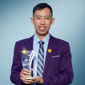 Ph&ugrave;ng Anh Vũ