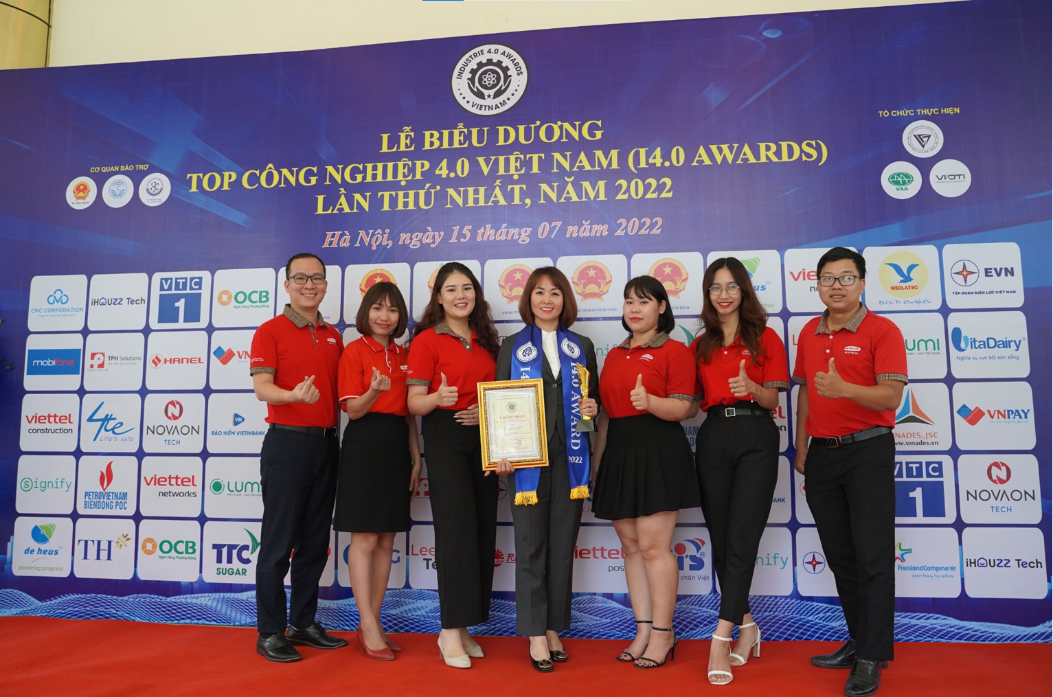 Các thành viên Dai-ichi Life Việt Nam tại buổi lễ trao giải